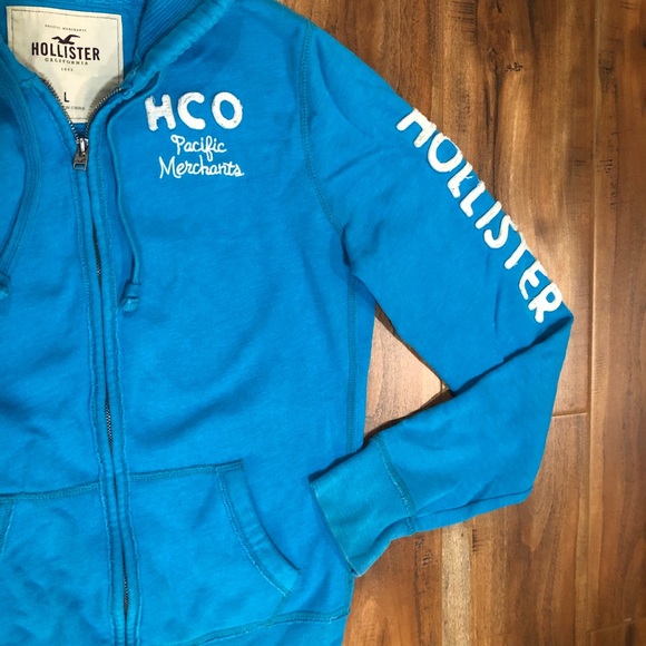 HOLLISTER | Blue Zip Up Sweater - Picture 2 of 5